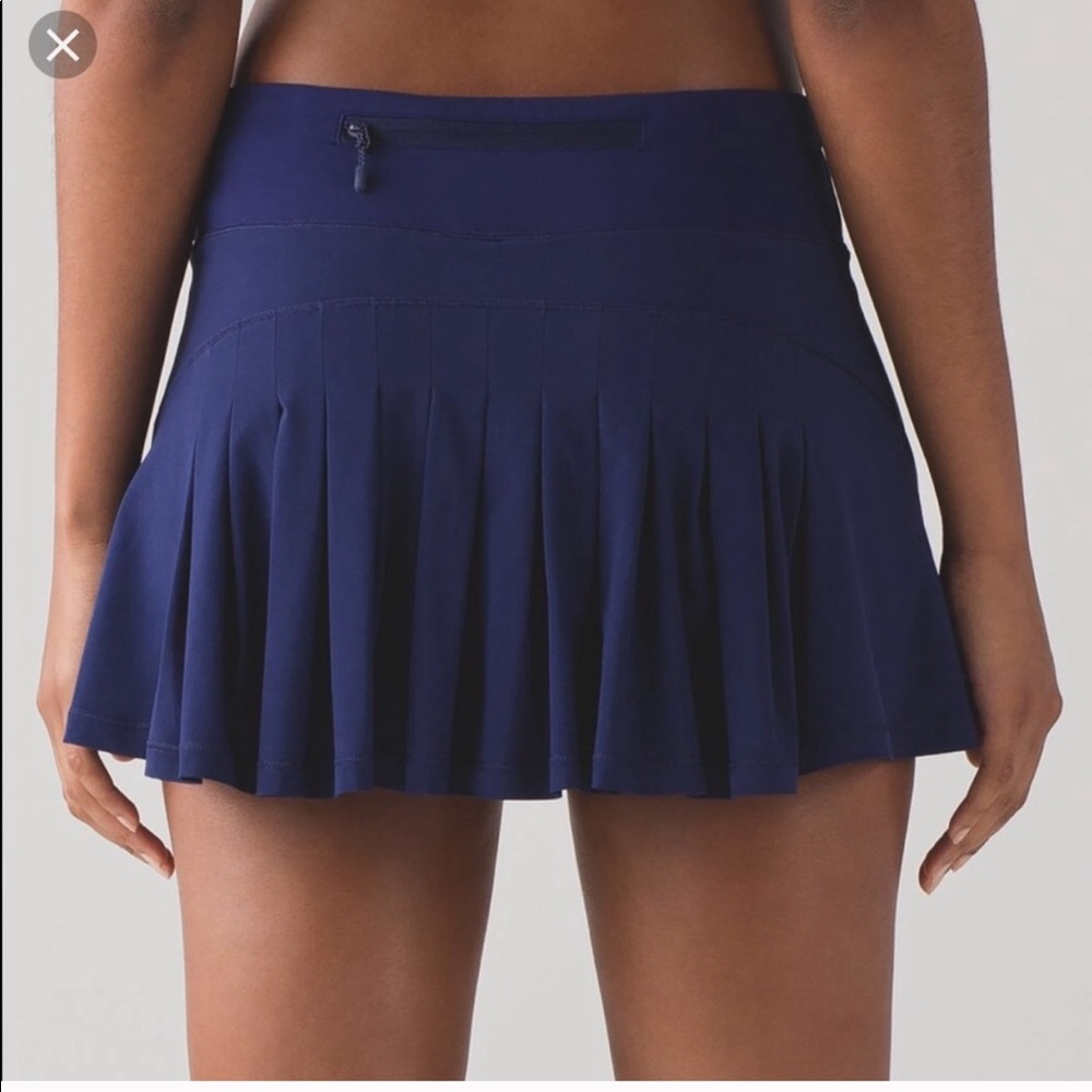 Lululemon circuit breaker skirt